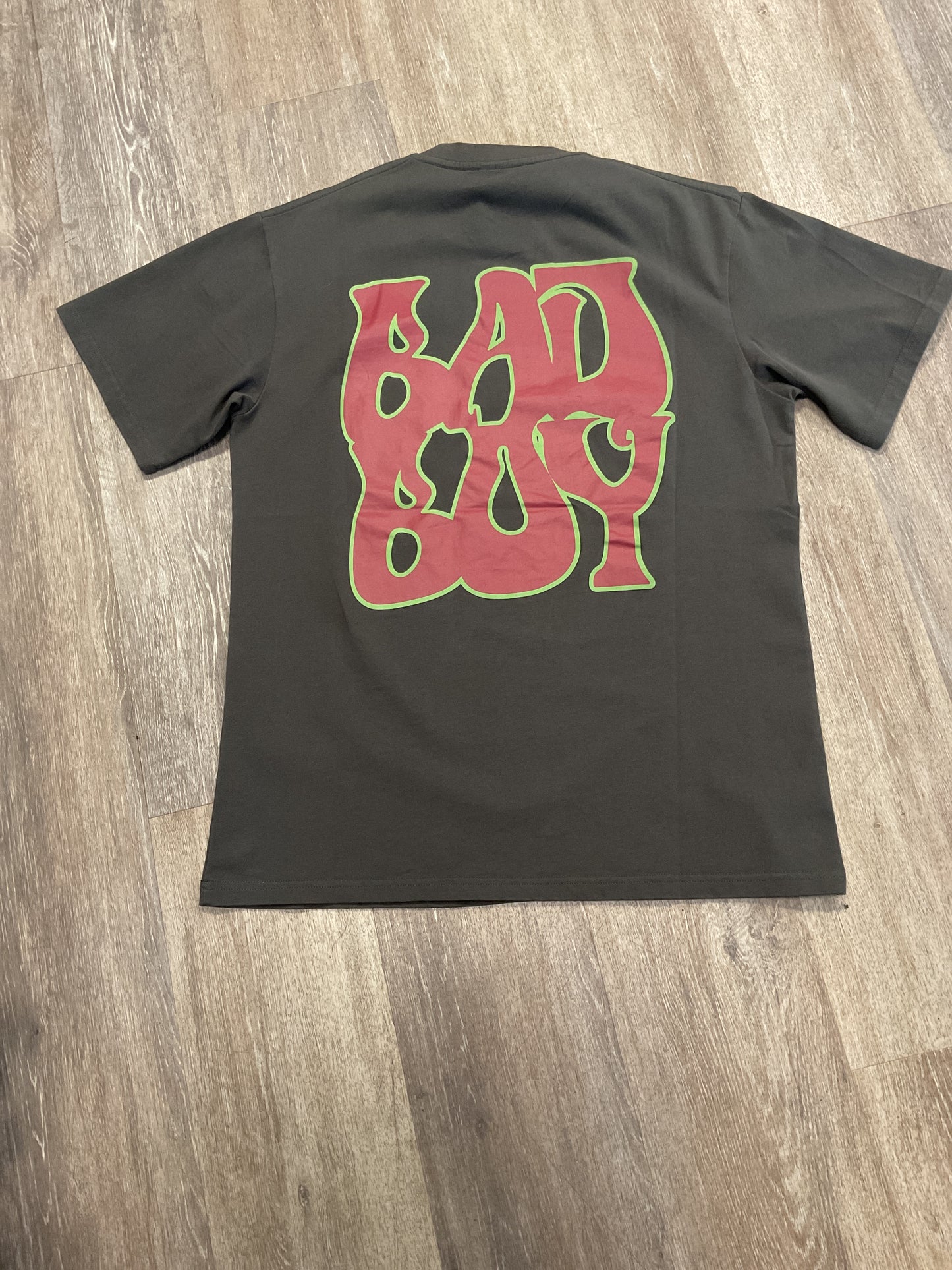 Gray tee shirt