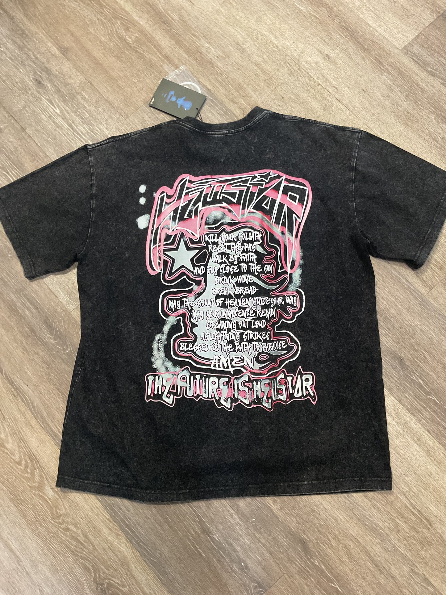 Gray tee shirt
