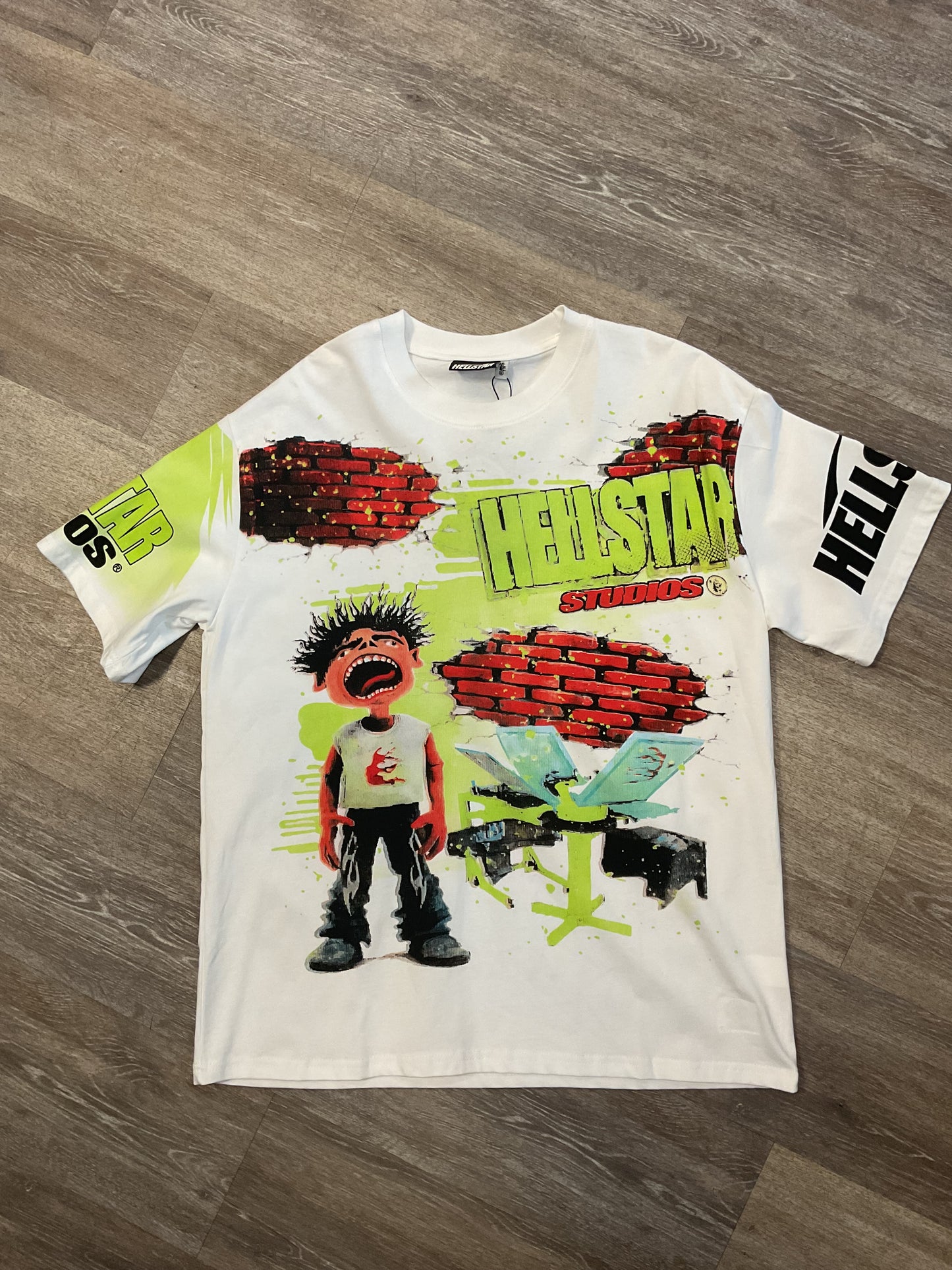 White tee shirts