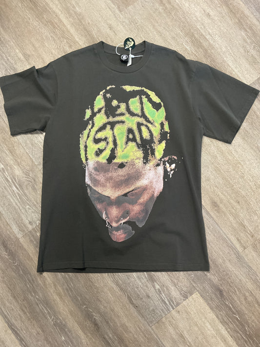 Gray tee shirt